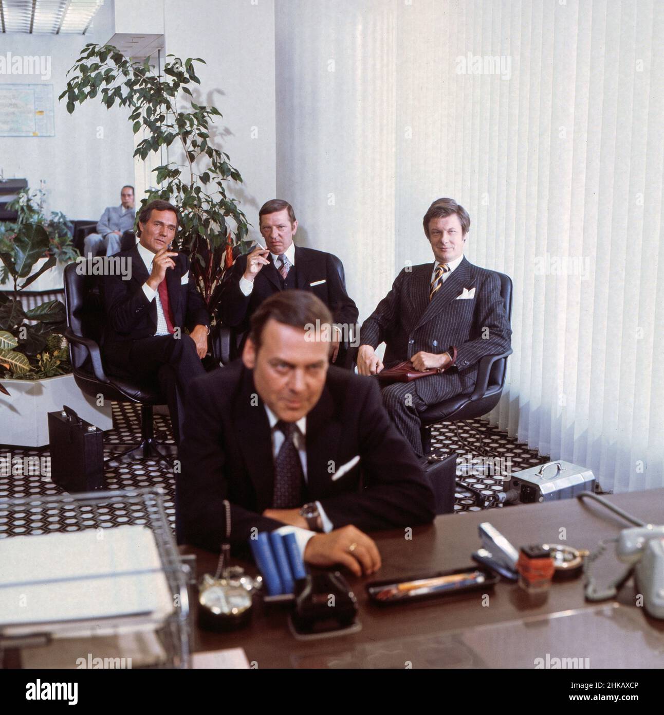 Vier gegen die Bank, Fernsehfilm, Deutschland 1976, Regie: Wolfgang Petersen, Darsteller: Walter Kohut (vorn), Harald Leipnitz, Günther Neutze, Herbert Bötticher Stockfoto