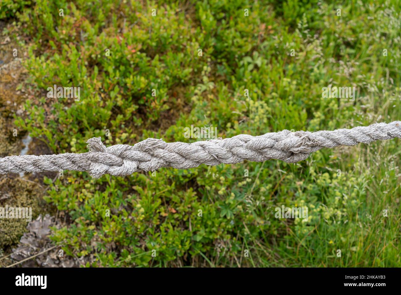 TAFJORD, NORWEGEN - 2020. JUNI 23. Segelseil langer Spleißknoten. Stockfoto