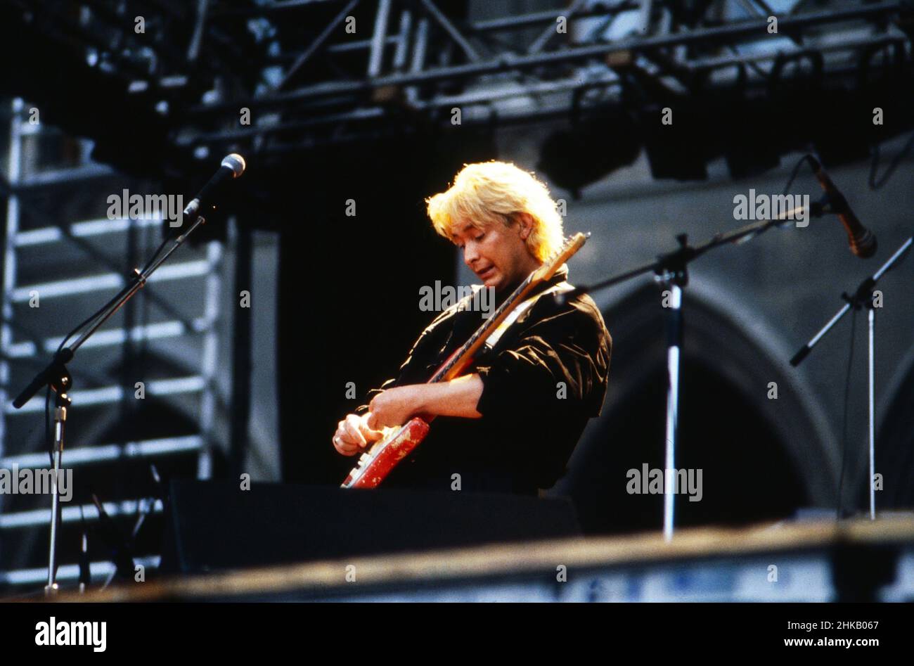Chris Rea, britischer Sänger, Komponist und Gitarrist, bei einem Auftritt, Deutschland 1984. Stockfoto