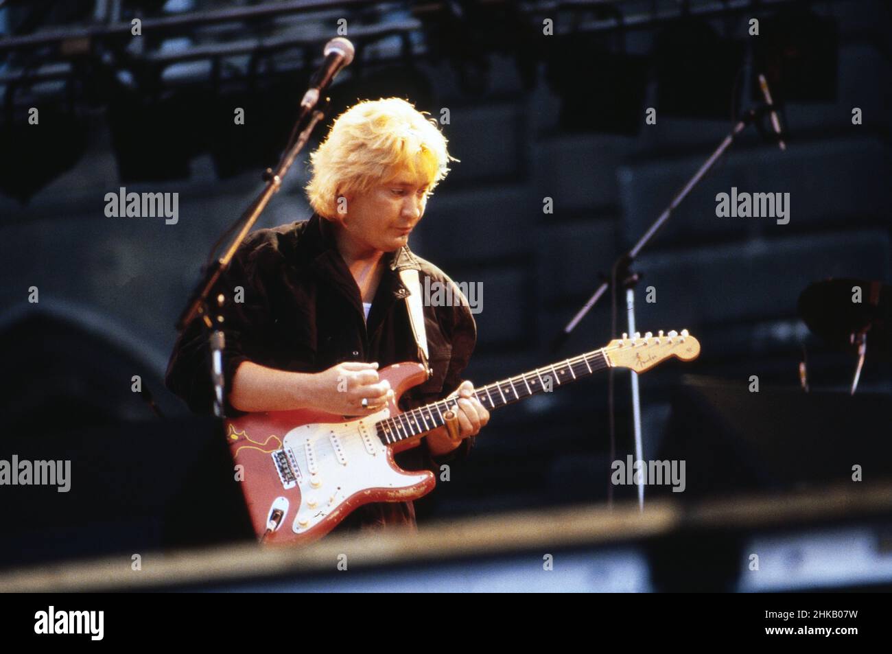 Chris Rea, britischer Sänger, Komponist und Gitarrist, bei einem Auftritt, Deutschland 1984. Stockfoto