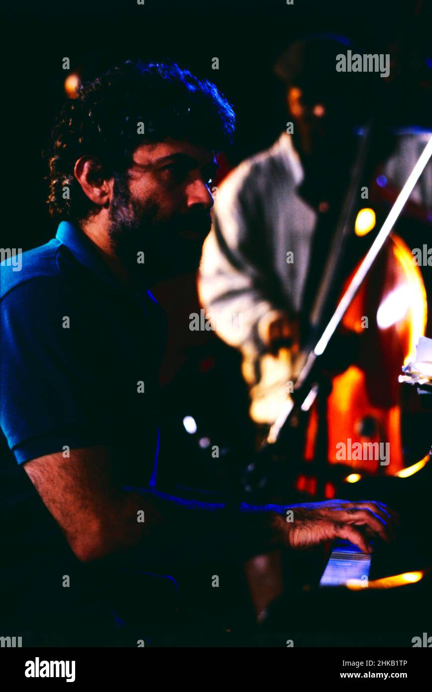 Jazz Fest Berlin, Philharmonie, 1986, Jazzpianist Monty Alexander mit seiner Jamaican Band. Jazz Fest Berlin, Philharmonie, 1986, Jazzpianist Monty Alexander und seine jamaikanische Band. Stockfoto