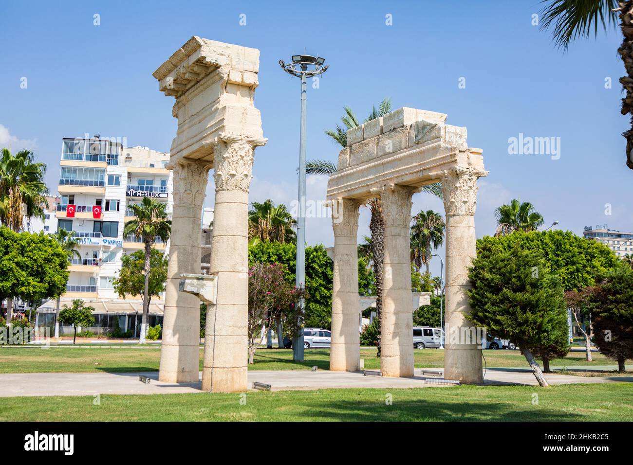 Mersin, Türkei – 2020. November. Sonniger Strand und Promenade in Mersin Stockfoto