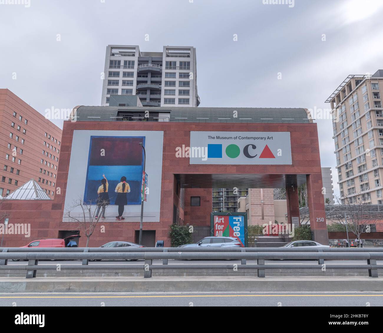 Los Angeles, CA, USA - 31. Januar 2022 - Außenansicht des Museums für zeitgenössische Kunst (MOCA) in der Innenstadt von Los Angeles, CA. Stockfoto