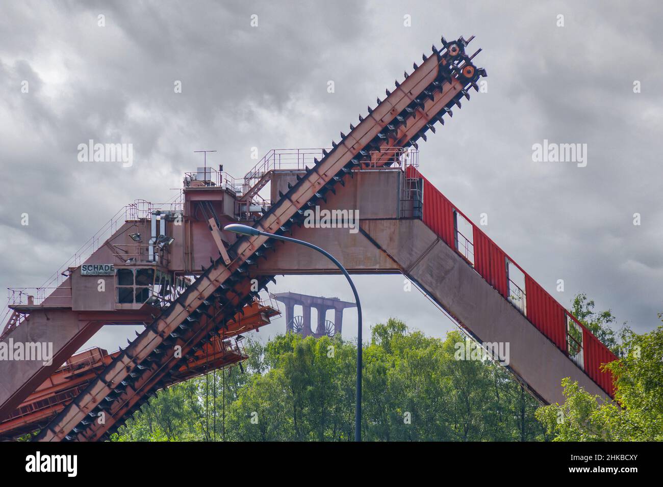 Fördersysteme eines Kohlebergwerks im UNESCO-Weltkulturerbe Zeche Zollverein Stockfoto