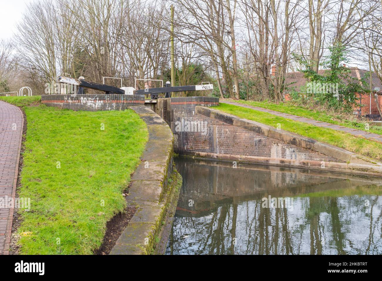 Der Tame Valley Canal, der durch Perry Barr im Norden von Birmingham führt Stockfoto