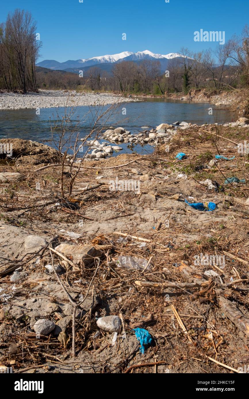 frankreich pyrenäen orientales Umweltschutz Katalogne Verschmutzung Luft nachhaltige Entwicklung Fluss Natur entlädt Sauvages Stockfoto