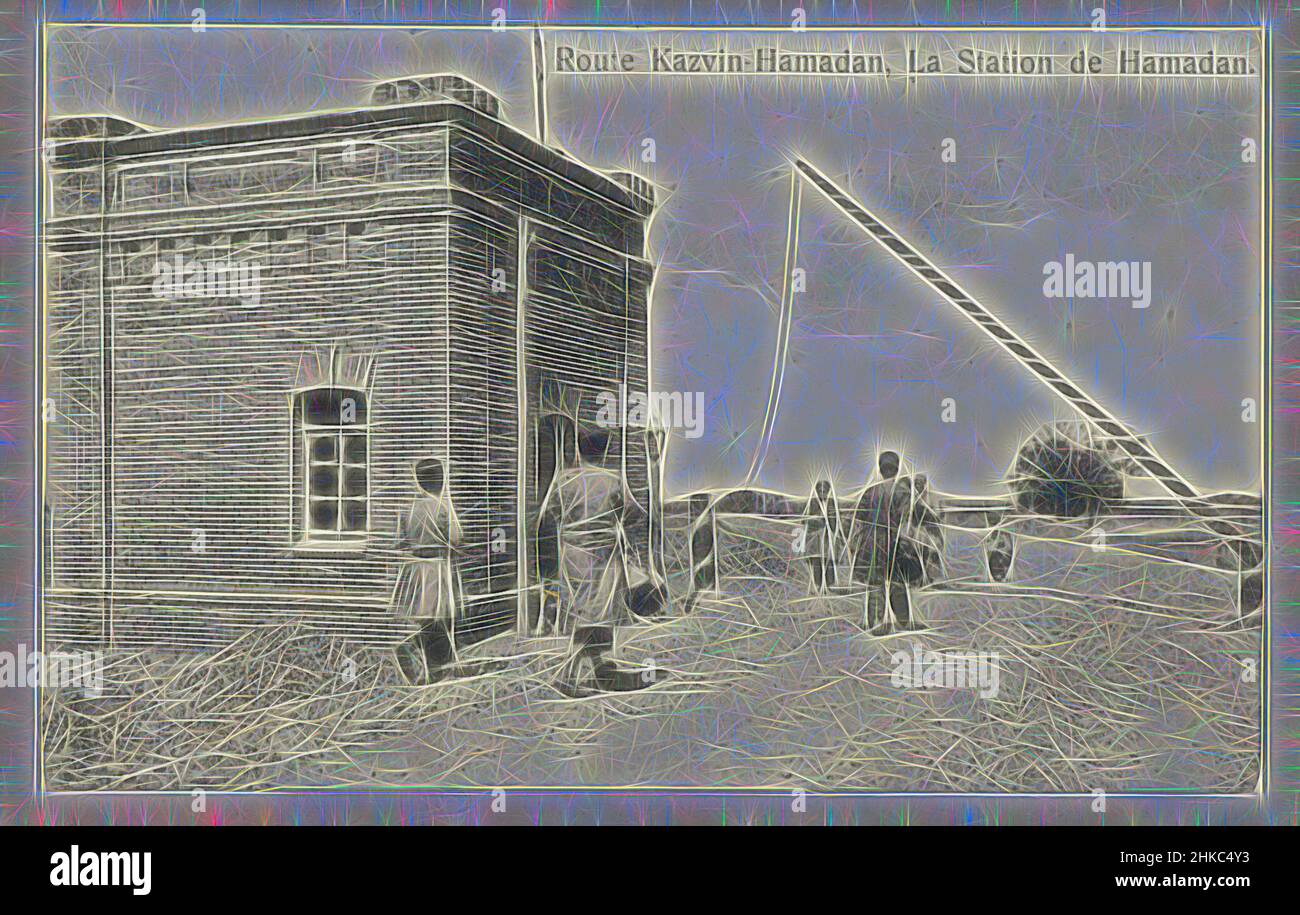Inspiriert von Border Post (?) Von Hamadan, Route Kazvin-Hamadan, La Station de Hamadan, Grenzposten (?) Auf dem Weg von Kazvin nach Hamadan., Hamadan, c. 1895 - c. 1915, Papier, Kollotyp, Höhe 85 mm × Breite 137 mmhöhe 328 mm × Breite 243 mm, neu erfunden von Artotop. Klassische Kunst neu erfunden mit einem modernen Twist. Design von warmen fröhlichen Leuchten der Helligkeit und Lichtstrahl Strahlkraft. Fotografie inspiriert von Surrealismus und Futurismus, umarmt dynamische Energie der modernen Technologie, Bewegung, Geschwindigkeit und Kultur zu revolutionieren Stockfoto