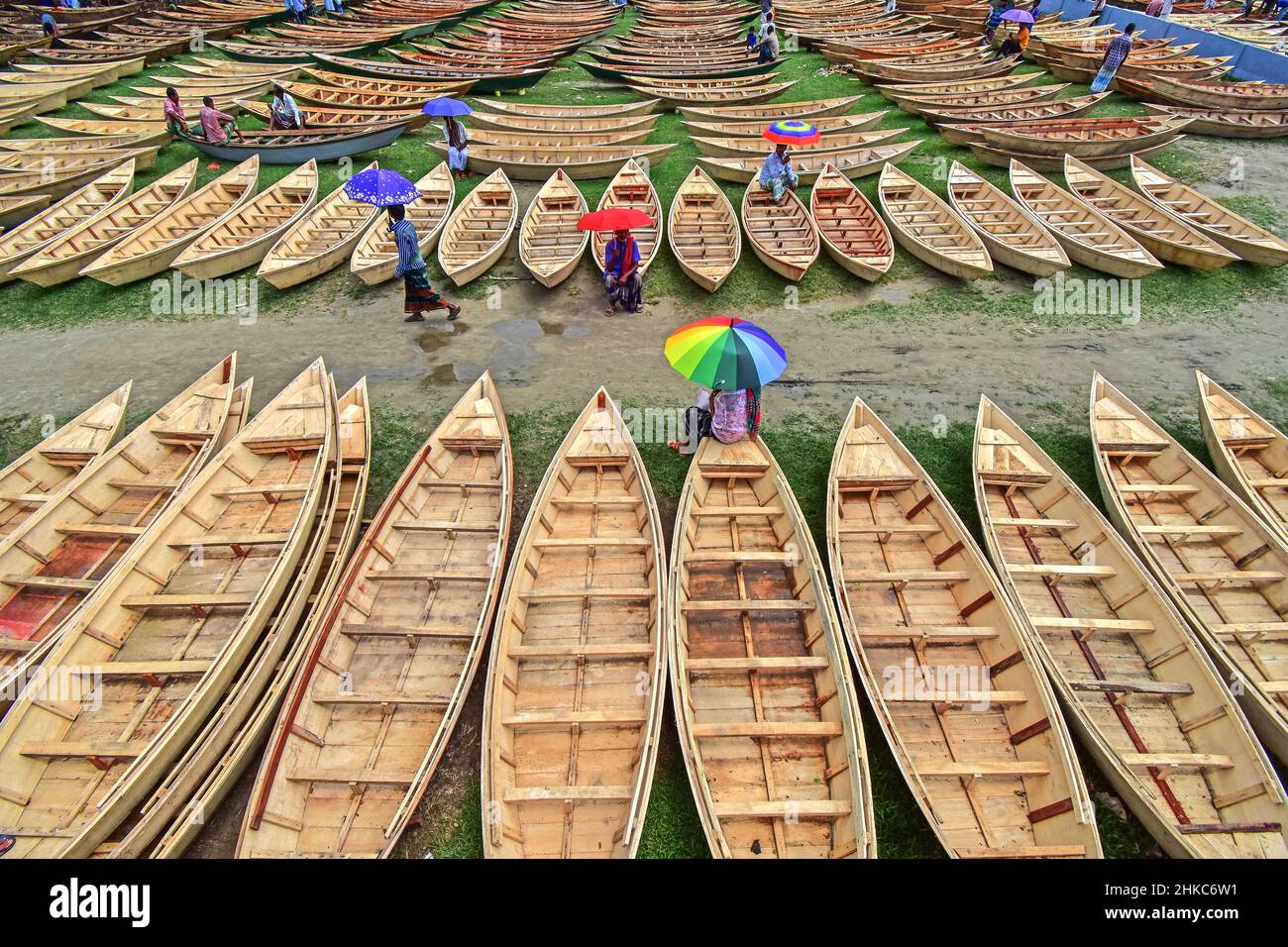 Boote zum Verkauf in Ghior Upazila, Manikganj, Bangladesch Stockfoto