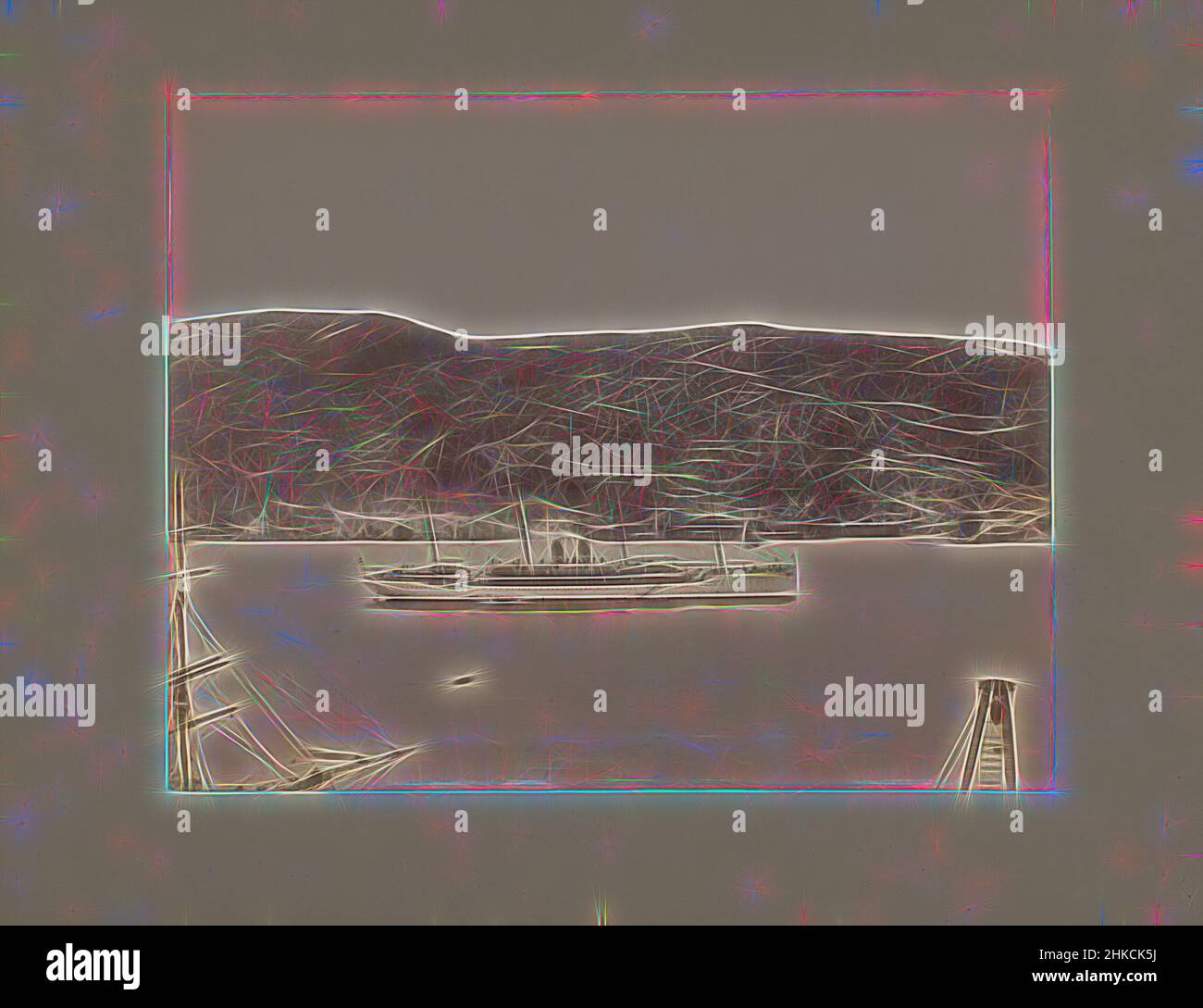 Inspiriert von Schiff Kaiser Wilhelm II, Bergen, Norwegen, Blick auf einen See, mit Schiff und Bergen im Hintergrund., Knud Knudsen, Norwegen, c. 1870 - c. 1900, Albumendruck, Höhe 215 mm, Breite 270 mmhöhe 305 mm, Breite 399 mm, neu gestaltet von Artotop. Klassische Kunst neu erfunden mit einem modernen Twist. Design von warmen fröhlichen Leuchten der Helligkeit und Lichtstrahl Strahlkraft. Fotografie inspiriert von Surrealismus und Futurismus, umarmt dynamische Energie der modernen Technologie, Bewegung, Geschwindigkeit und Kultur zu revolutionieren Stockfoto