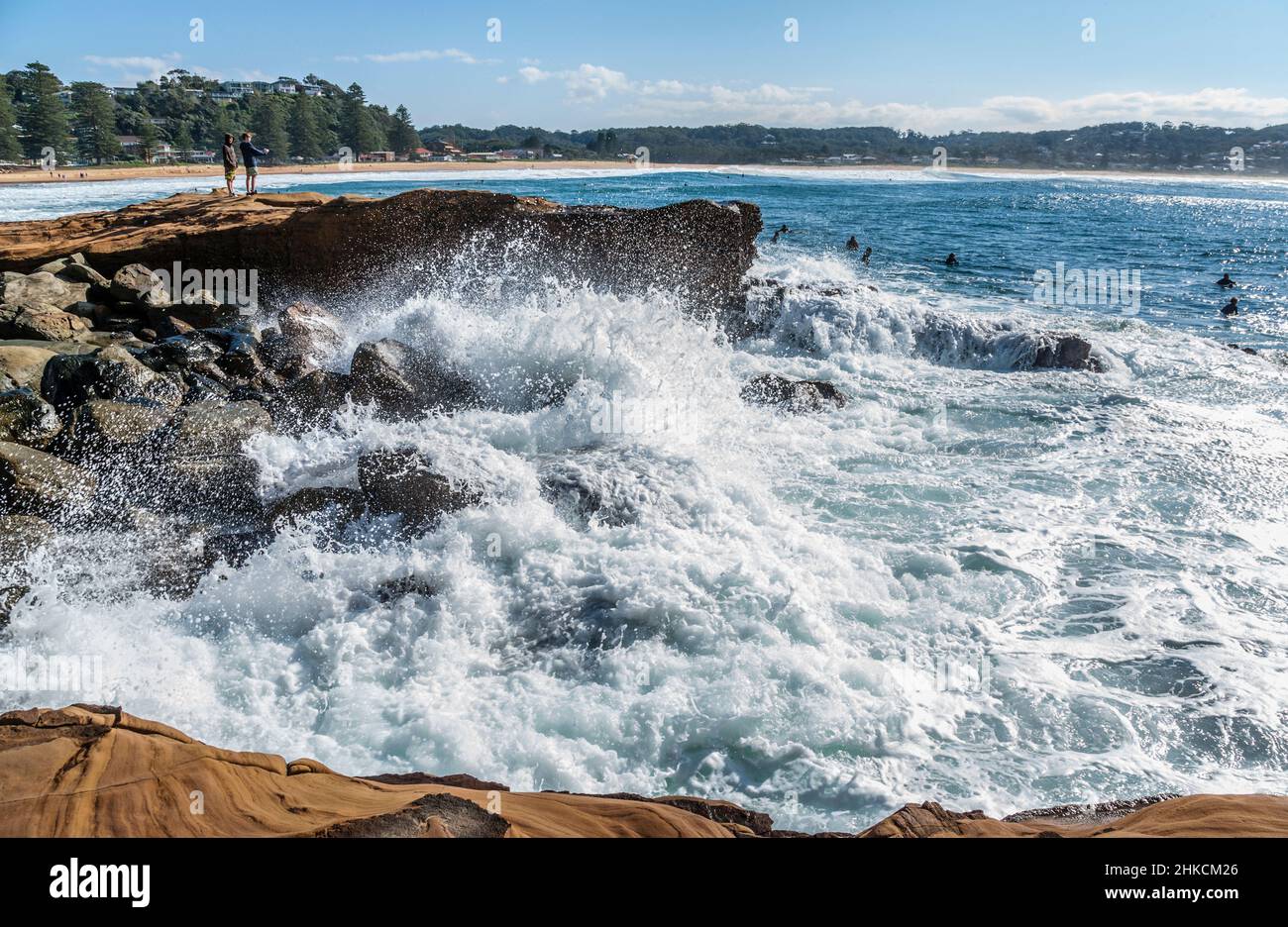 Gefährliche Brandung bei Avoca Rocks, Avoca Beach an der Central Coast von New South Wales, Australien Stockfoto