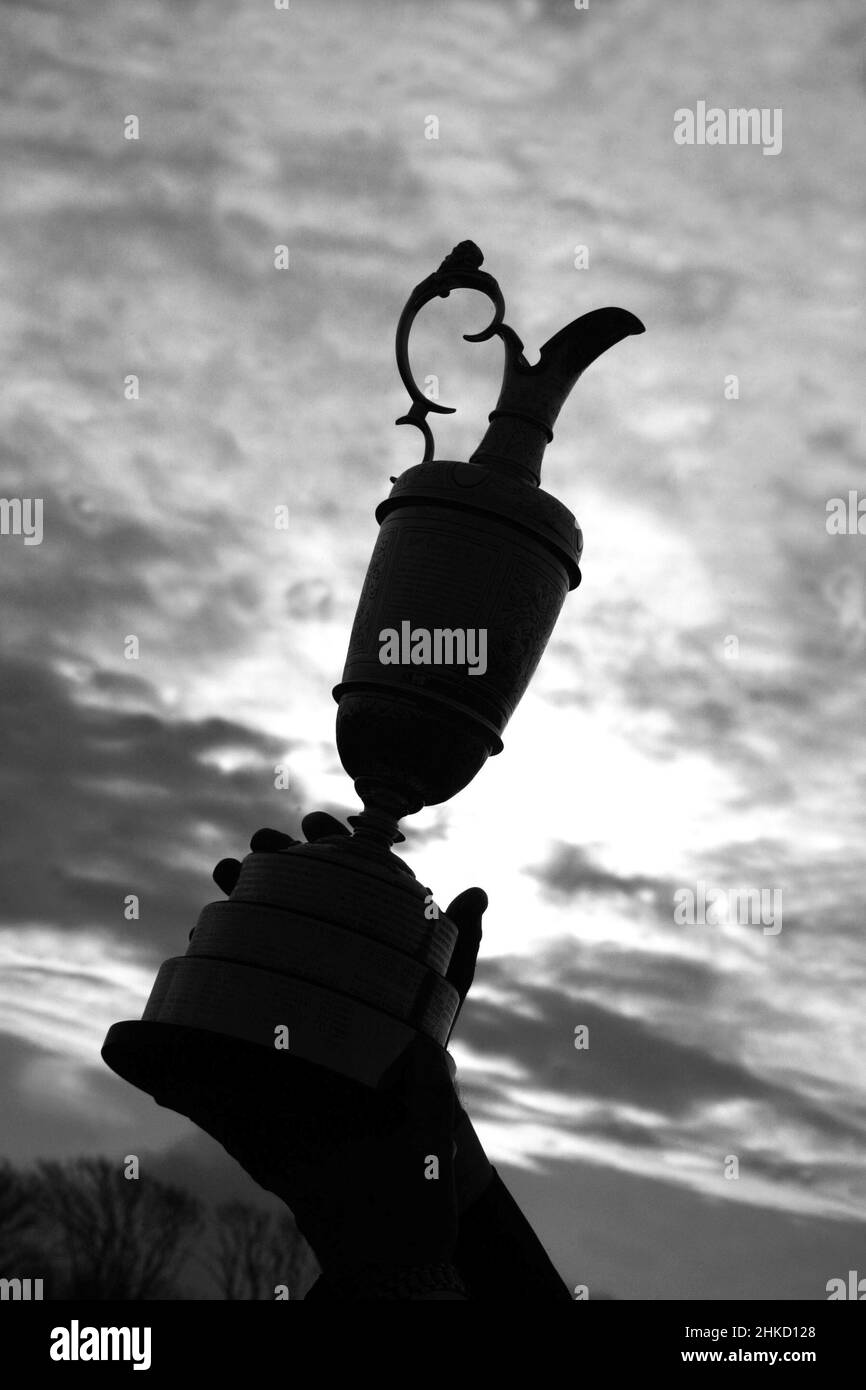 Die Golf Champion Trophy, bekannt als Claret Jug, ist die Trophäe, die dem Gewinner der British Open Championship, einer der vier großen Meisterschaften im Golf, verliehen wird. Imae aufgenommen in Turnberry, Ayrshire, Stockfoto