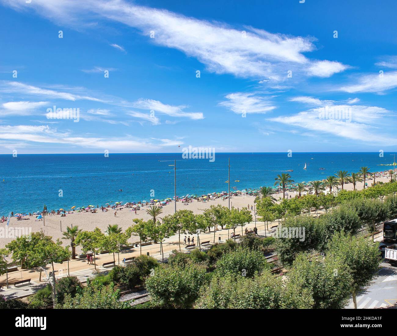 Die schönen Strände mit den berühmten Buchten der Touristenstadt Calella, einem berühmten Ferienort an der Costa Brava in Spanien. Stockfoto