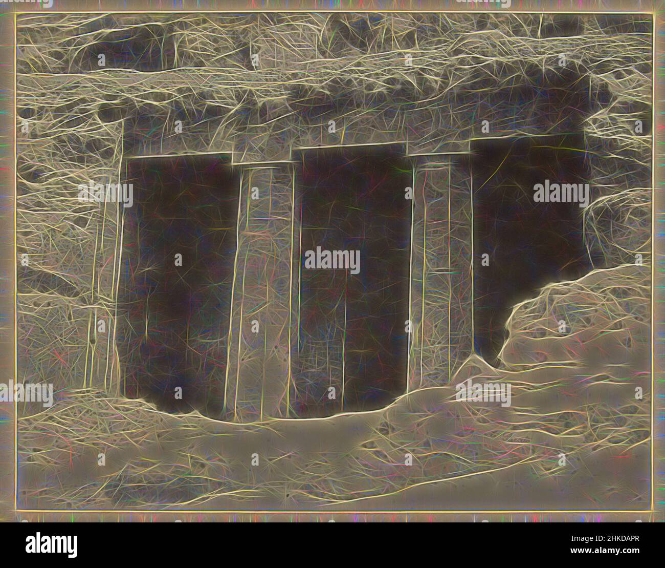 Inspiriert vom Eingang zum Grab von Khnumhotep II in Beni Hassan, E 57. Tempel bei Beni Hassan (der ganze Tempel ist aus dem Felsen geschnitzt). Oberägypten., Ägypten, das Foto ist Teil der Serie von Fotografien aus Ägypten gesammelt von Richard Polak., Antonio Beato, Egypte, c. 1888 - c. 1898, Papier, neu erfunden von Artotop. Klassische Kunst neu erfunden mit einem modernen Twist. Design von warmen fröhlichen Leuchten der Helligkeit und Lichtstrahl Strahlkraft. Fotografie inspiriert von Surrealismus und Futurismus, umarmt dynamische Energie der modernen Technologie, Bewegung, Geschwindigkeit und Kultur zu revolutionieren Stockfoto