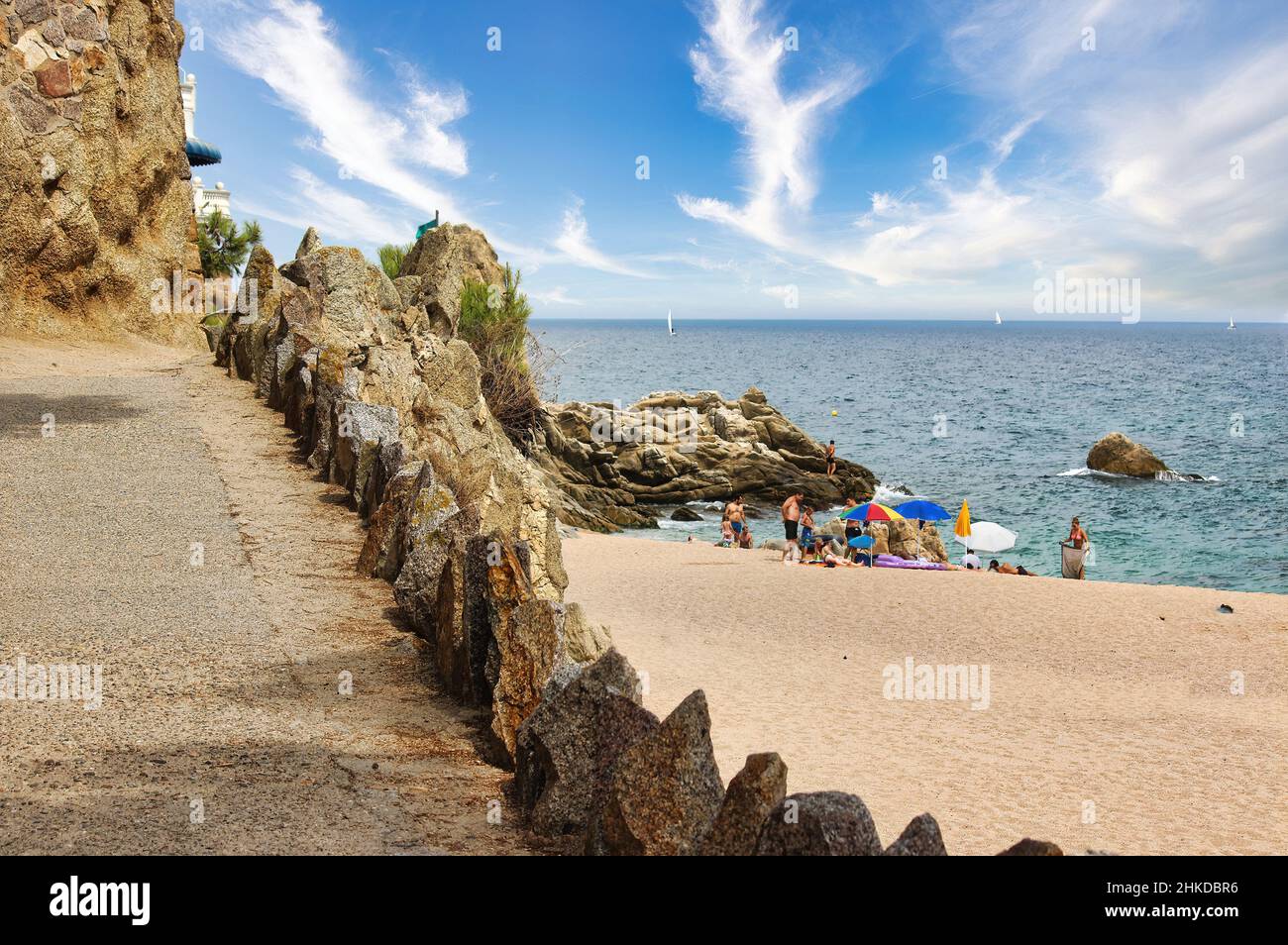 Die schöne Stadt Platja d'Aro (Girona), eines der beliebtesten Touristenorte im Herzen der Costa Brava, Spanien Stockfoto