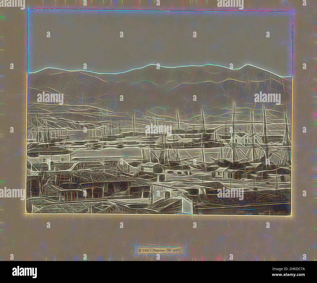 Inspiriert von Blick auf den Hafen von Smyrna, S 105. Smyrna (der Golf), Syrien, das Foto ist Teil der Fotoserie, die Richard Polak gesammelt hat., Smyrna, c. 1867 - c. 1898, Papier, Albumendruck, Höhe 220 mm × Breite 274 mmhöhe 443 mm × Breite 556 mm, neu gestaltet von Artotop. Klassische Kunst neu erfunden mit einem modernen Twist. Design von warmen fröhlichen Leuchten der Helligkeit und Lichtstrahl Strahlkraft. Fotografie inspiriert von Surrealismus und Futurismus, umarmt dynamische Energie der modernen Technologie, Bewegung, Geschwindigkeit und Kultur zu revolutionieren Stockfoto