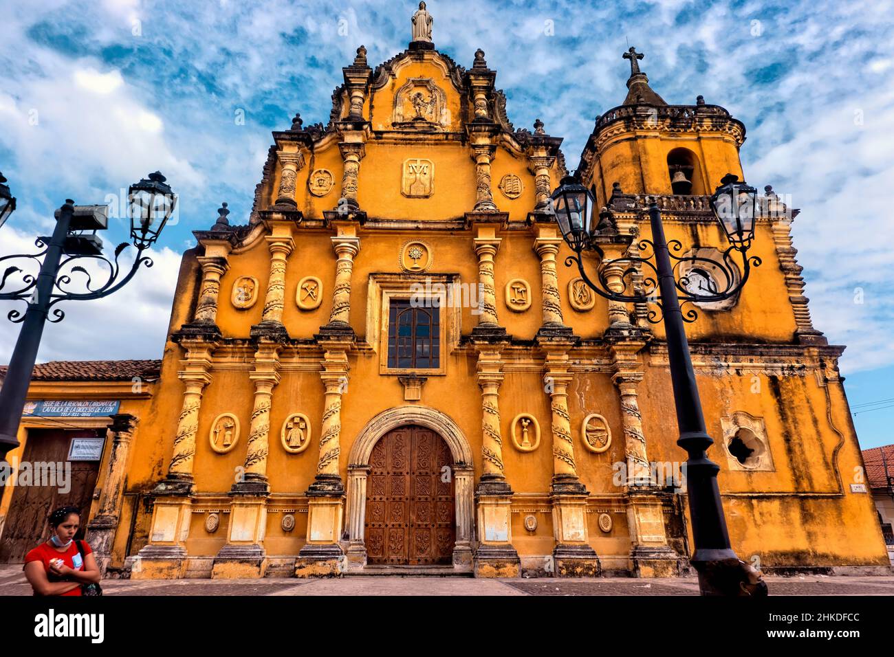 Die schöne La Recoleccion (Kirche die Erinnerung) in UNESCO-Weltkulturerbe León, Nicaragua Stockfoto