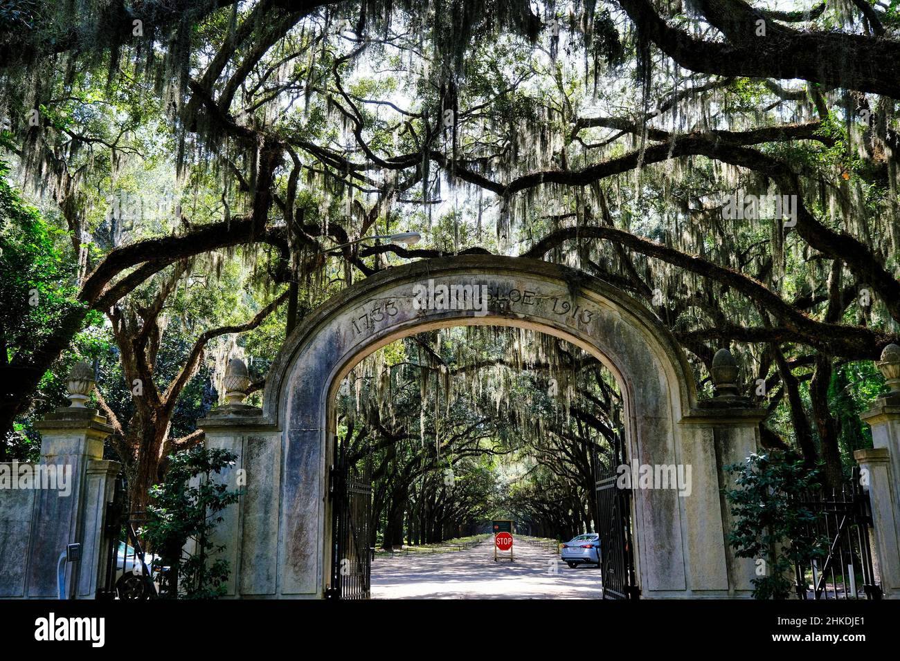 SAVANNAH, GEORGIA - 25. Oktober 2021: Savannah ist die älteste Stadt Georgiens. Von der historischen Architektur und den Kirchen bis zu den Parks und Denkmälern, Stockfoto