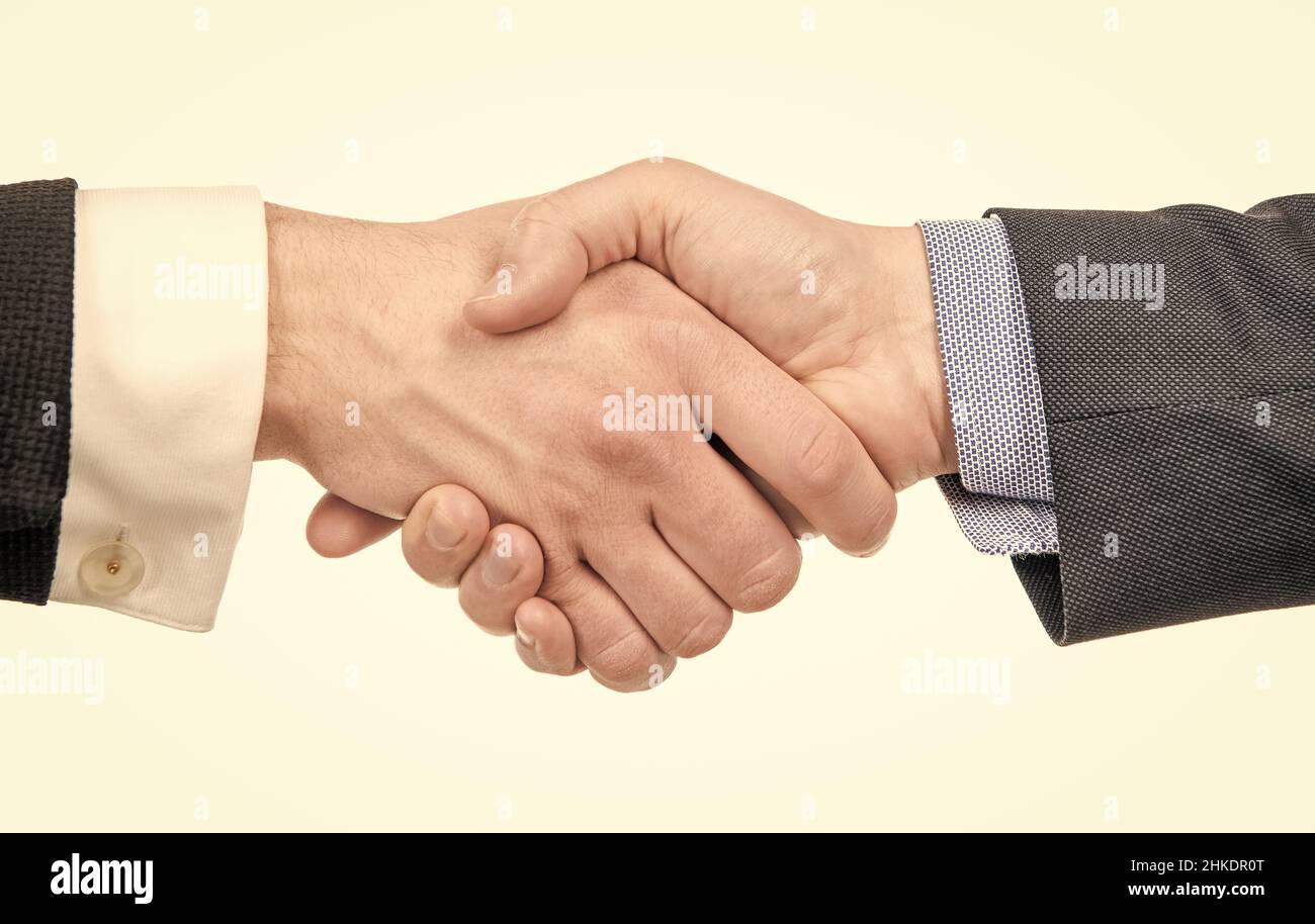 Zwei Händeschütteln. Geschäftsabschluss und Unterstützung. Partnerschaft und Zusammenarbeit. Willkommensgeste. Stockfoto