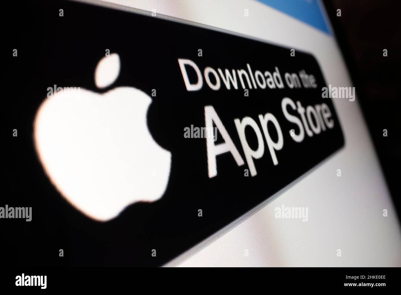 Melbourne, Australien - 4. Feb 2022: Nahaufnahme des „Download on App Store“-Emblems auf einer Website, aufgenommen mit Makrosondenobjektiv Stockfoto