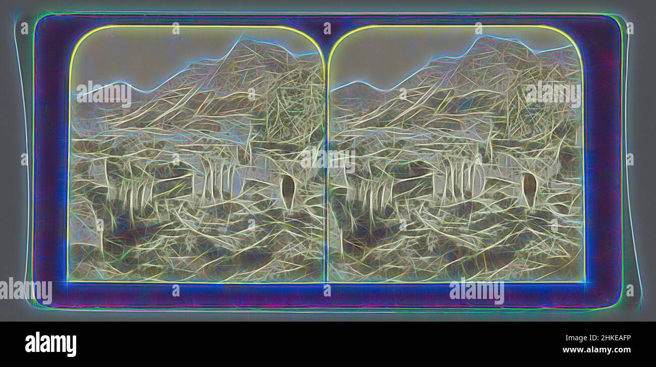 Inspiriert vom Blick auf das griechische Theater von Taormina, Vue générale du théatre grec, Jean Andrieu, Taormina, 1862 - 1876, Papier, Albumenprint, Höhe 88 mm × Breite 176 mm, neu gestaltet von Artotop. Klassische Kunst neu erfunden mit einem modernen Twist. Design von warmen fröhlichen Leuchten der Helligkeit und Lichtstrahl Strahlkraft. Fotografie inspiriert von Surrealismus und Futurismus, umarmt dynamische Energie der modernen Technologie, Bewegung, Geschwindigkeit und Kultur zu revolutionieren Stockfoto