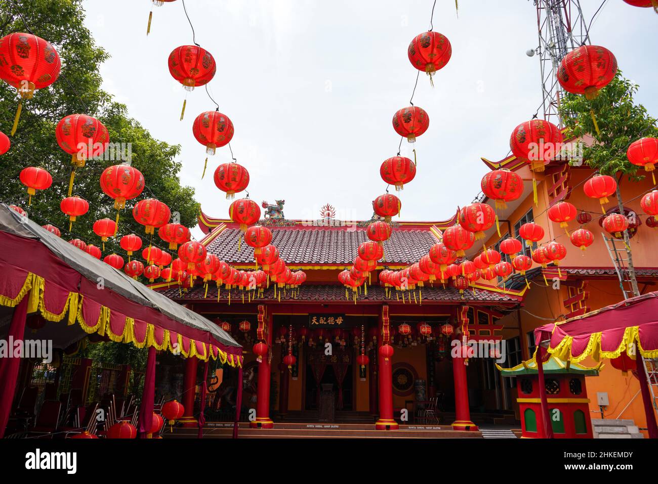 Die chinesische Tempelarchitektur bezieht sich auf eine Art von Bauten, die als Ort der Verehrung des chinesischen Buddhismus, Taoismus oder der chinesischen Volksreligion verwendet werden. Stockfoto