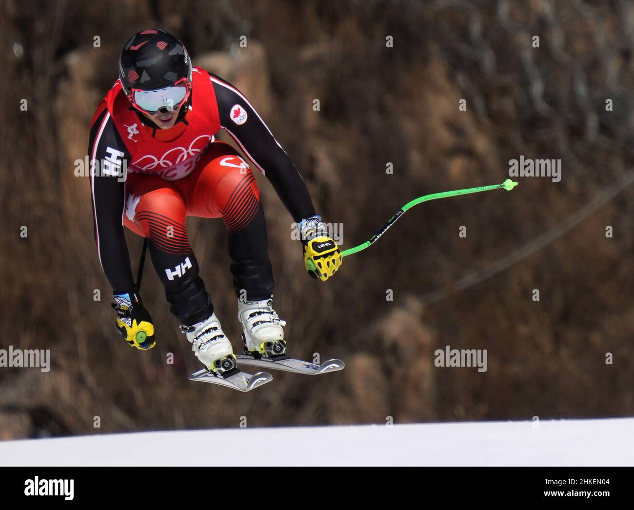 Peking, China. 04th. Februar 2022. James Crawford aus Kanada fliegt am 3. Februar 2022 beim zweiten Abfahrtstraining der Männer bei den Olympischen Winterspielen in Peking den Kurs hinunter. Foto von Rick T. Wilking/UPI Kredit: UPI/Alamy Live News Stockfoto