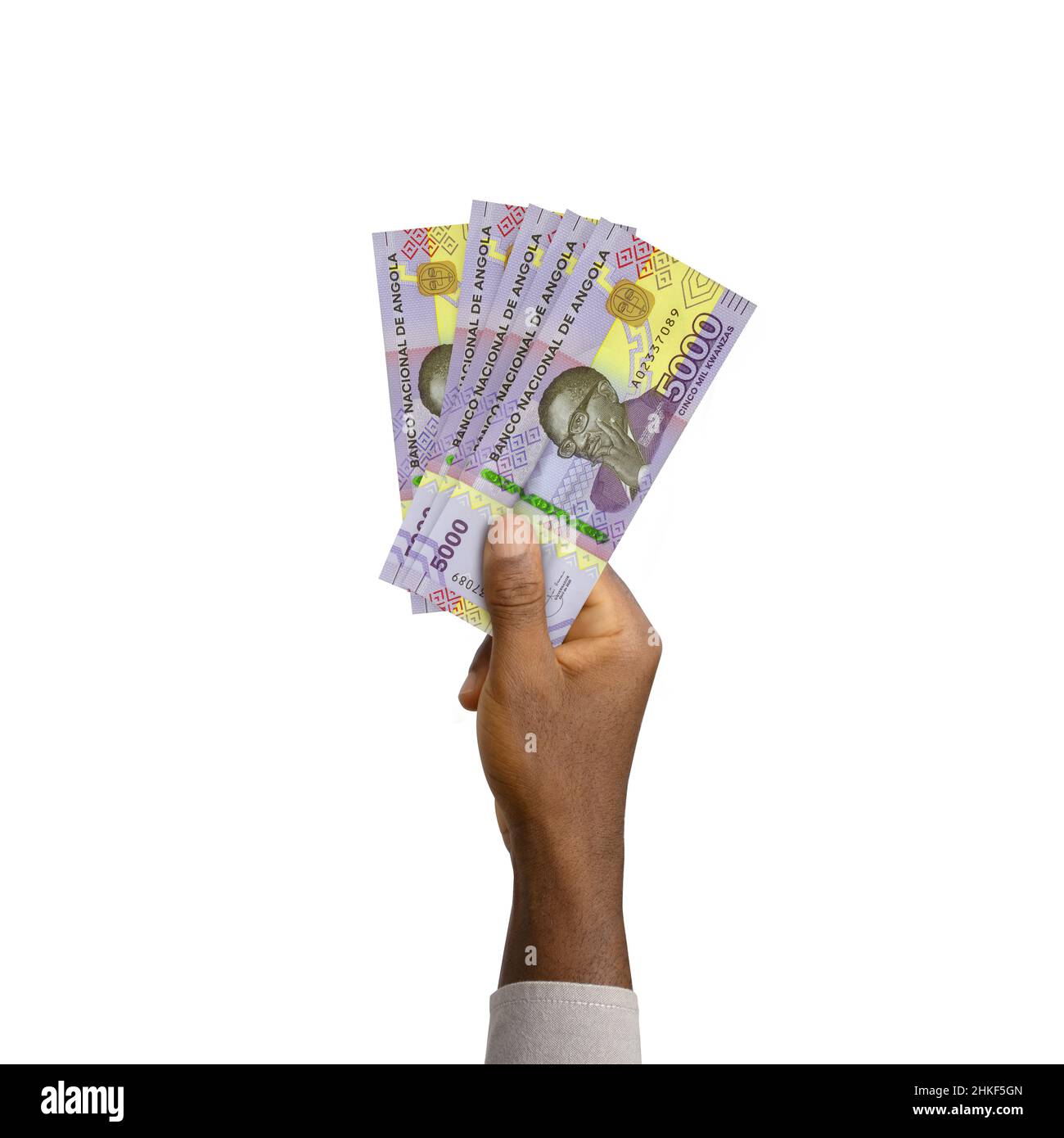 Schwarze Hand mit 3D gerenderte 5000 angolanische Kwanza-Noten Stockfoto