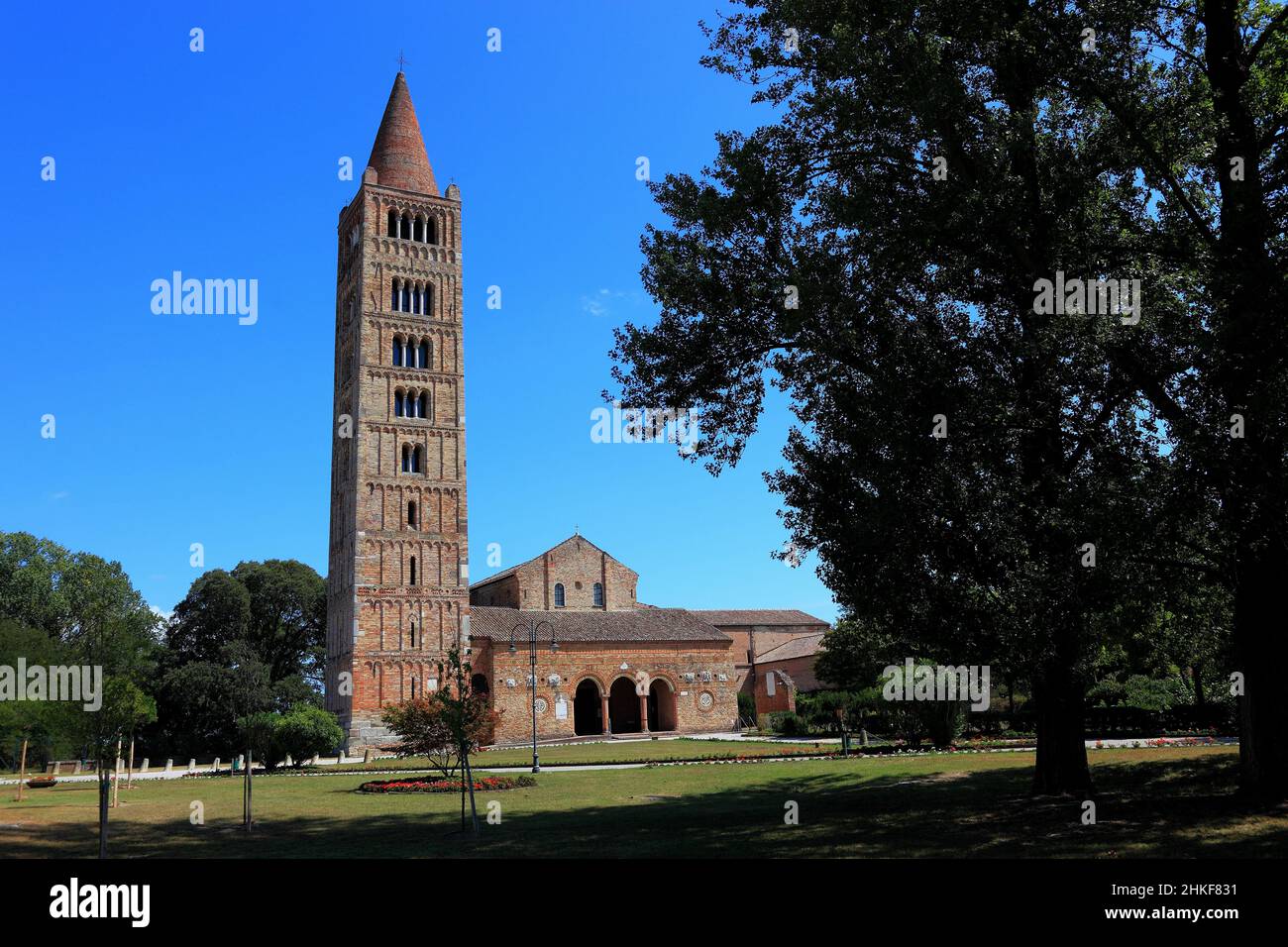 Pomposa, Abbatia Sanctae Mariae Pomposae, ehemalige Abtei des Benediktiner-Ordens an der Mündung des Po, Gemeinde Codigoro, Ferrara, Emilia-Romagna, I Stockfoto