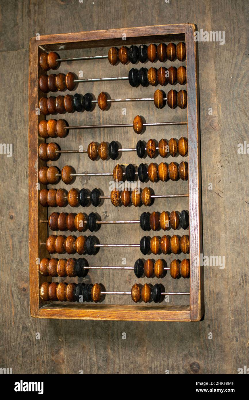 Old School Holzabakus, antike Abakus in Holzrahmen Stockfoto