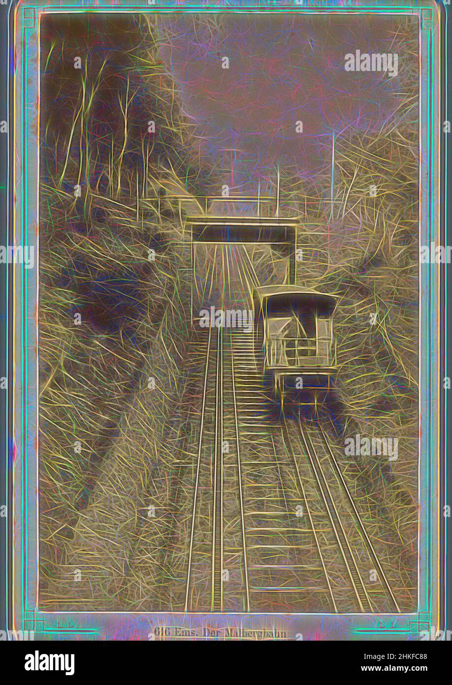 Inspiriert von Blick auf die Seilbahn zwischen Bad Ems und dem Hotel auf dem Malberg, Ems. Der Malbergbahn, Léon & Lévy, Bad Ems, 1864 - 1900, Albumdruck, Höhe 165 mm × Breite 109 mm, neu gestaltet von Artotop. Klassische Kunst neu erfunden mit einem modernen Twist. Design von warmen fröhlichen Leuchten der Helligkeit und Lichtstrahl Strahlkraft. Fotografie inspiriert von Surrealismus und Futurismus, umarmt dynamische Energie der modernen Technologie, Bewegung, Geschwindigkeit und Kultur zu revolutionieren Stockfoto