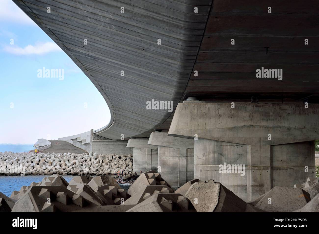 Frankreich, Réunion Island (französisches Überseedepartement), la Grande Chaloupe à La Possession, die Neue Küstenstraße (Nouvelle Route du Littoral - NRL), Ende des 5,4 km langen Seeviadukts zwischen der Hauptstadt Saint-Denis und la Grande Chaloupe Stockfoto