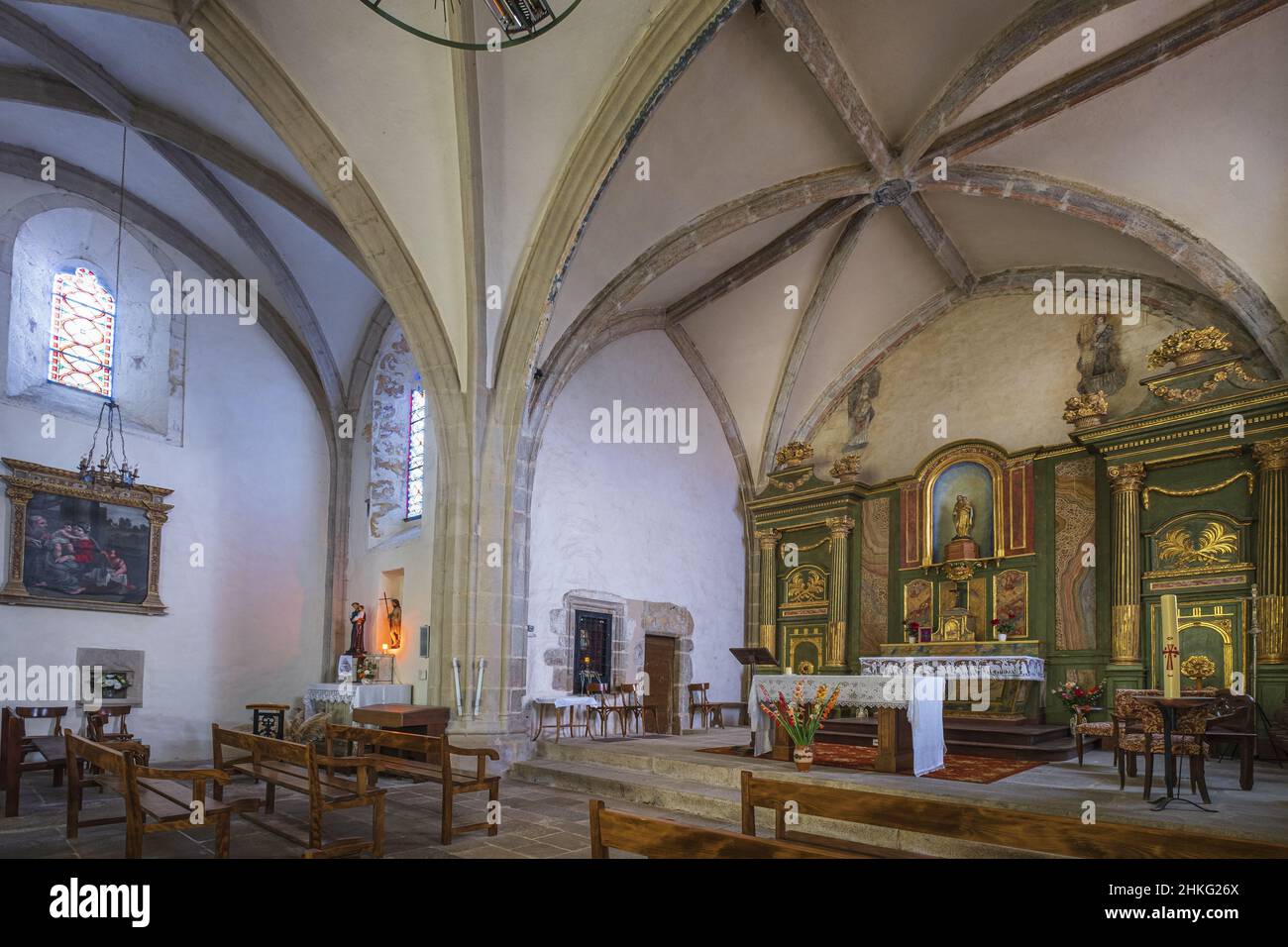 Frankreich, Haute-Vienne, Flavignac, Bühne auf der Via Lemovicensis oder Vezelay Weg, einer der wichtigsten Wege nach Santiago de Compostela, 15th Jahrhundert Himmelfahrt der Heiligen Jungfrau Kirche, 18th Jahrhundert Hochaltar Stockfoto