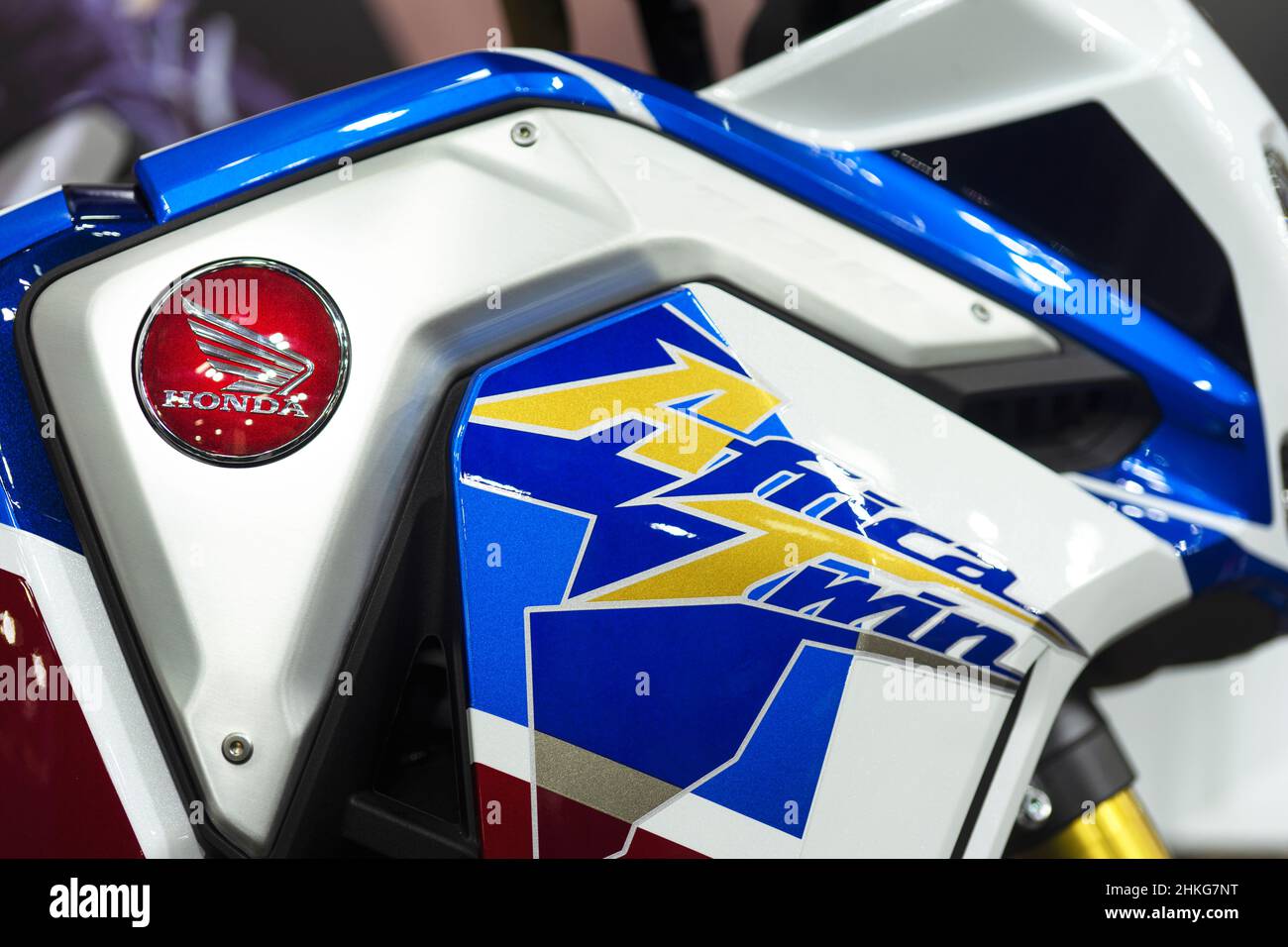 Nahaufnahme des Honda Africa Twin Enduro Motorrads. Honda ist einer der berühmten Motorradhersteller der Welt aus Japan. Stockfoto