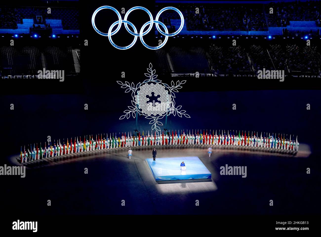 Der Präsident des Internationalen Olympischen Komitees, Thomas Bach, hält eine Rede während der Eröffnungszeremonie der Olympischen Winterspiele 2022 in Peking im Nationalstadion von Peking in China. Bilddatum: Freitag, 4. Februar 2022. Stockfoto