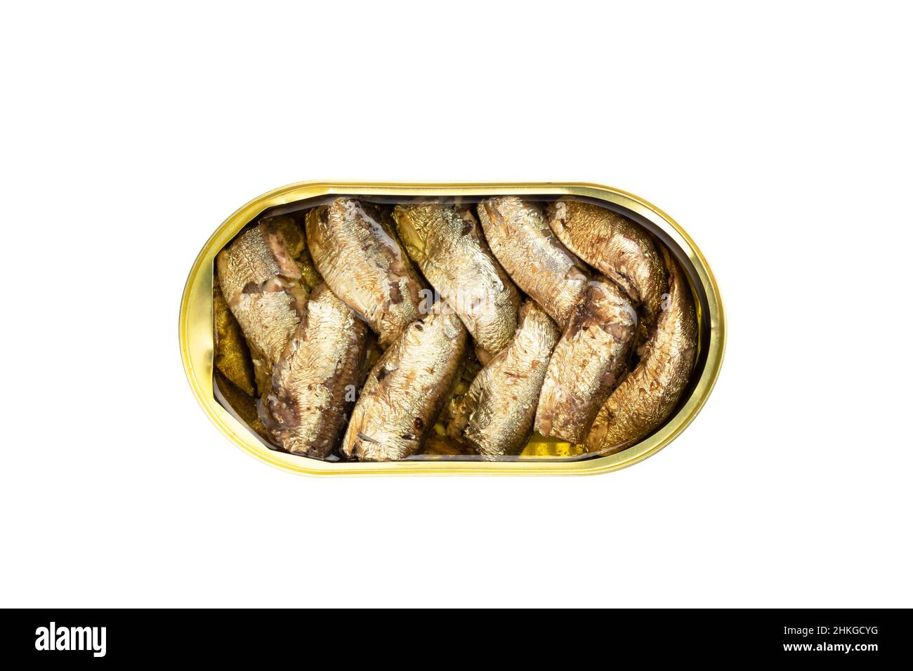 Offene Dose mit Sardinen auf weißem Hintergrund. Sprotten in einem Metallglas isoliert. Draufsicht, von oben Stockfoto