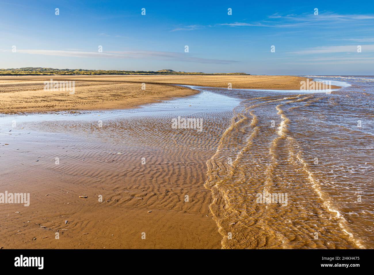Die Flut bei Holkham Bayon an der North Norfolk Coast, England Stockfoto