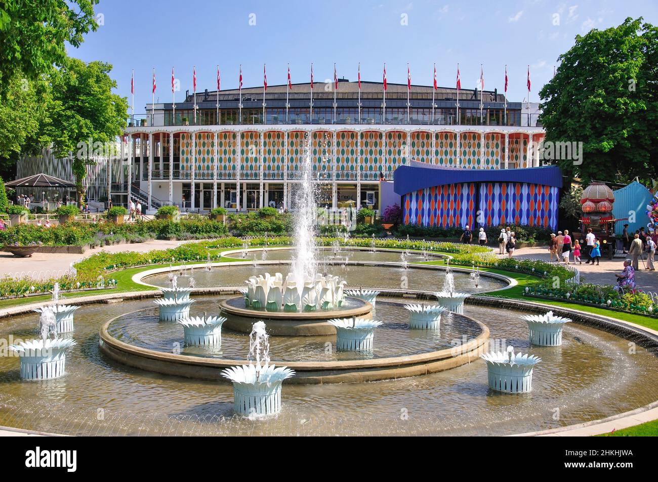 Tivoli-Konzerthalle und -Brunnen, Tivoli-Gärten, Kopenhagen (Kobenhavn), Königreich Dänemark Stockfoto