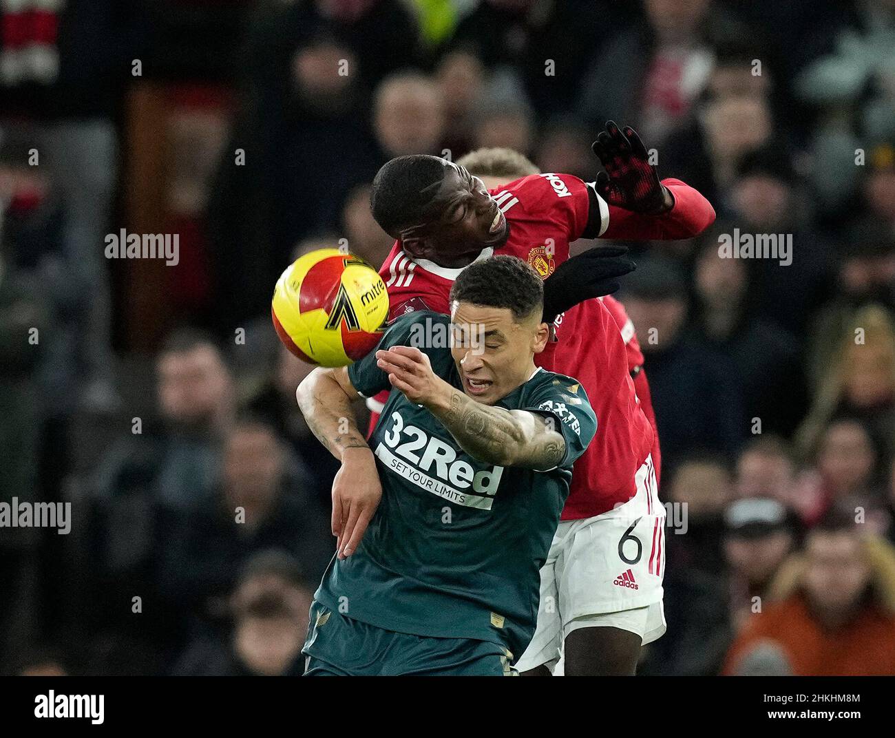 Manchester, Großbritannien. 4th. Februar 2022. Paul Pogba von Manchester United mit Marcus Tavernier von Middlesbrough während des Emirates FA Cup-Spiels in Old Trafford, Manchester. Bildnachweis sollte lauten: Andrew Yates / Sportimage Kredit: Sportimage/Alamy Live News Stockfoto