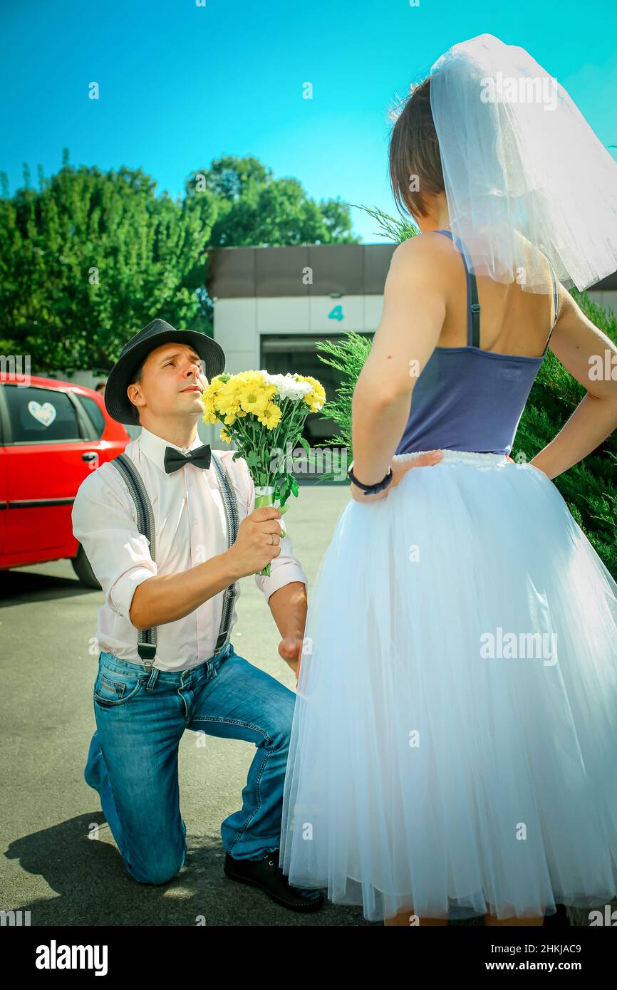 Mann schlägt frau vor Fotos und Bildmaterial in hoher Auflösung Alamy