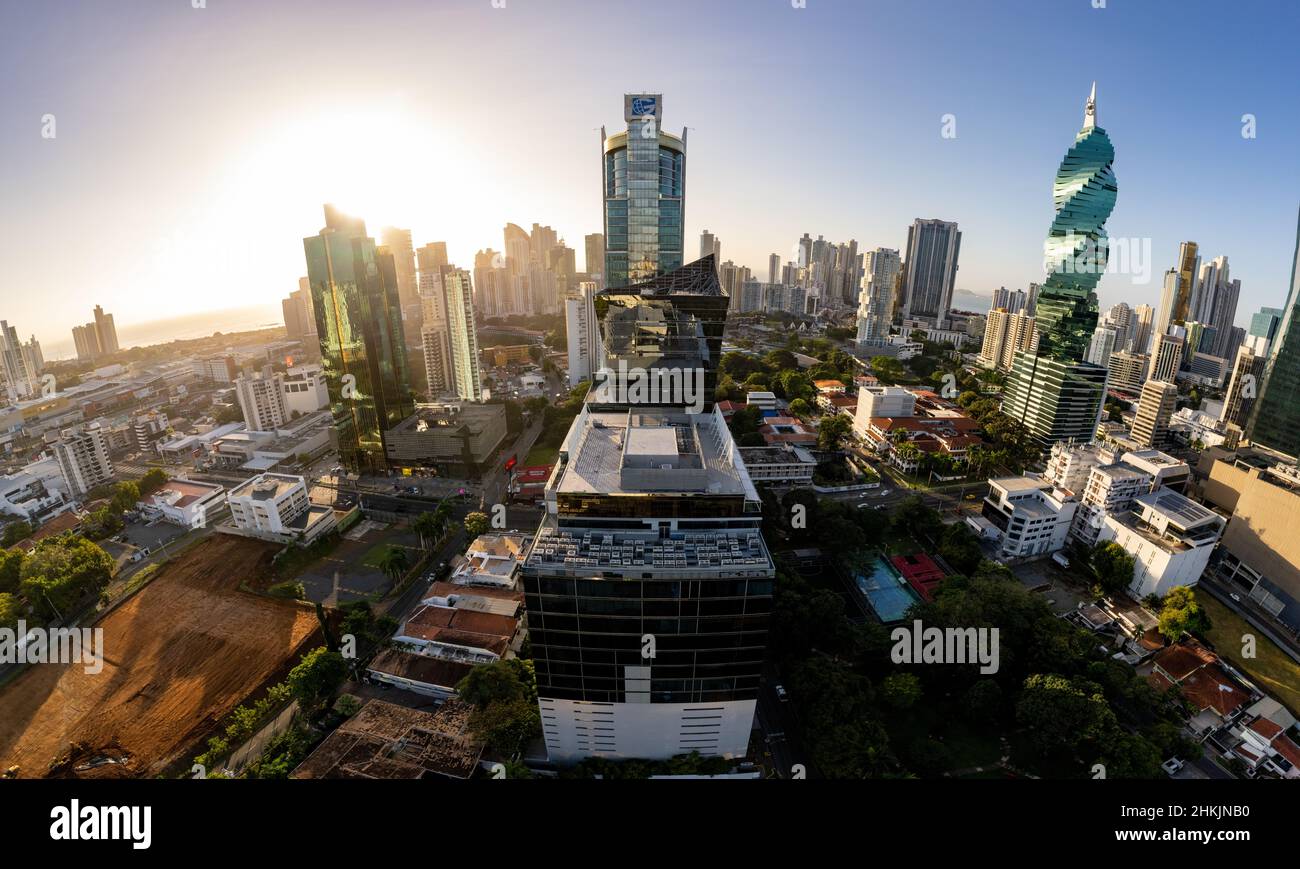 Skyline von Panama City bei Sonnenaufgang Stockfoto