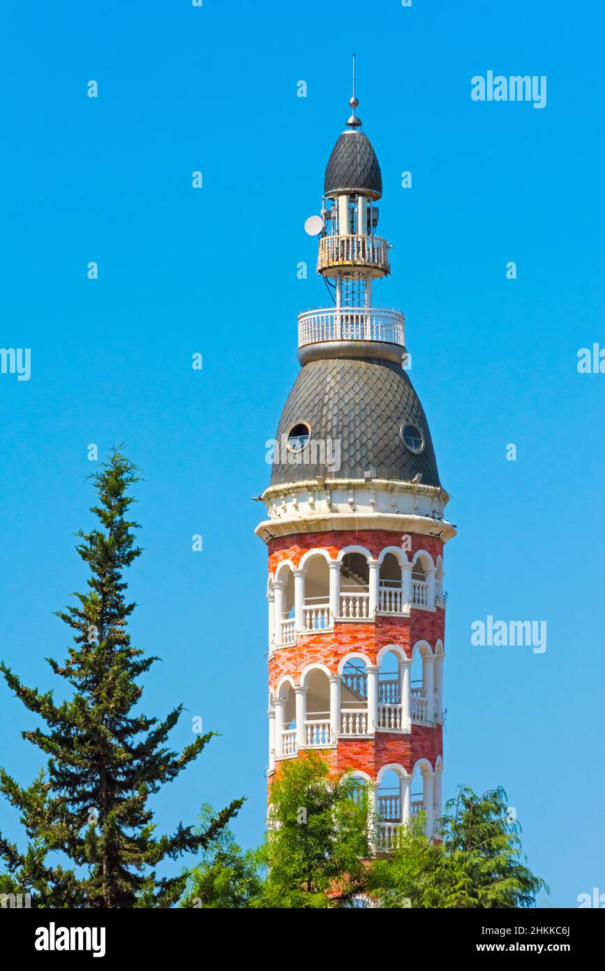 Der Turm im alten venezianischen Stil ist heute Tower Restaurant, Batumi, Georgia Stockfoto