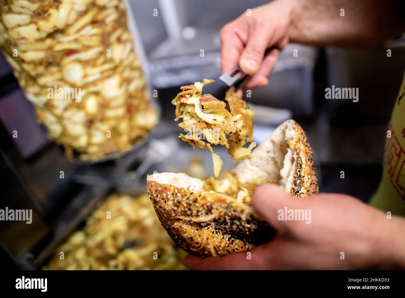 Döner kebab tasche -Fotos und -Bildmaterial in hoher Auflösung – Alamy