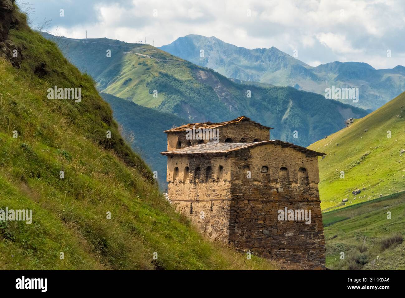 Svan Haus im Kaukasus Berg, Ushguli, Svaneti Region, Georgien Stockfoto