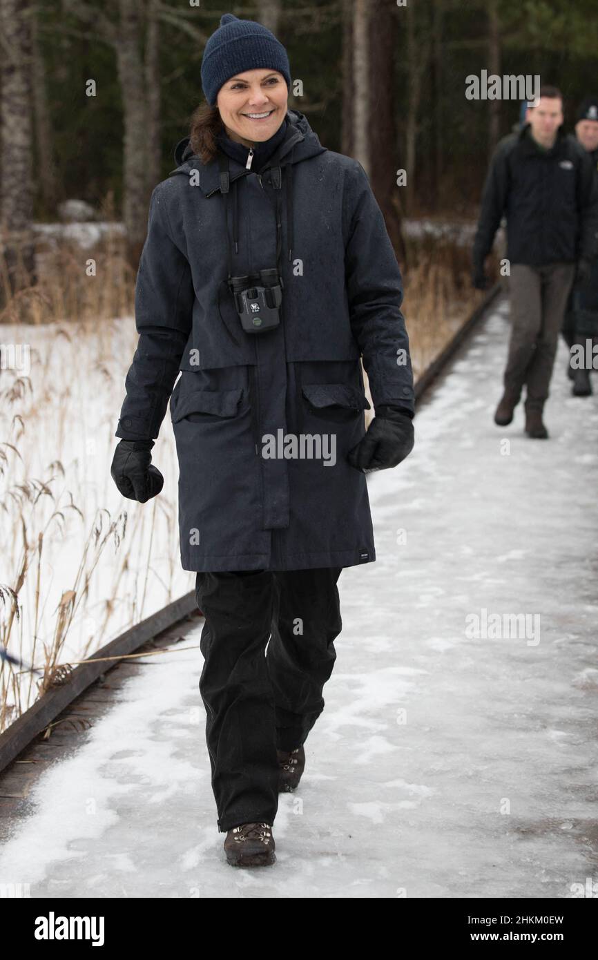 Gavleborg County, Schweden. 04th. Februar 2022. Kronprinzessin Victoria von Schweden besucht am 04. Februar 2022 den Farnebofjarden-Nationalpark in Gavleborg, Schweden. Foto von Keith Ronnberg/Stella Pictures/ABACAPRESS.COM Quelle: Abaca Press/Alamy Live News Stockfoto