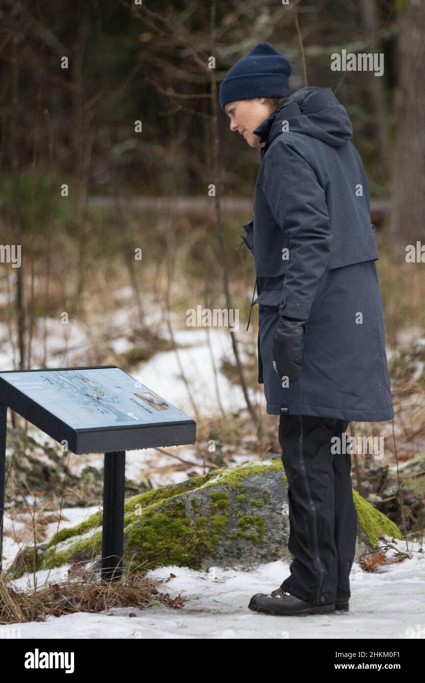 Gavleborg County, Schweden. 04th. Februar 2022. Kronprinzessin Victoria von Schweden besucht am 04. Februar 2022 den Farnebofjarden-Nationalpark in Gavleborg, Schweden. Foto von Keith Ronnberg/Stella Pictures/ABACAPRESS.COM Quelle: Abaca Press/Alamy Live News Stockfoto