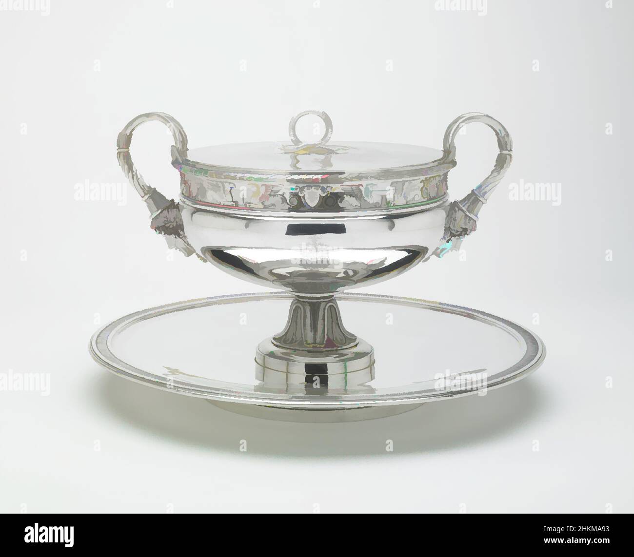 Kunst inspiriert von Terrine und Stand, Henry Auguste, französisch, 1759-1816, 1797-98, Silber, hergestellt in Paris, Île-de-France, Frankreich, Europa, Metallbearbeitung, Terrine: 10 5/8 x 16 15/16 x 12 Zoll (27 x 43 x 30,5 cm, Classic Works modernisiert von Artotop mit einem Schuss Modernität. Formen, Farbe und Wert, auffällige visuelle Wirkung auf Kunst. Emotionen durch Freiheit von Kunstwerken auf zeitgemäße Weise. Eine zeitlose Botschaft, die eine wild kreative neue Richtung verfolgt. Künstler, die sich dem digitalen Medium zuwenden und die Artotop NFT erschaffen Stockfoto