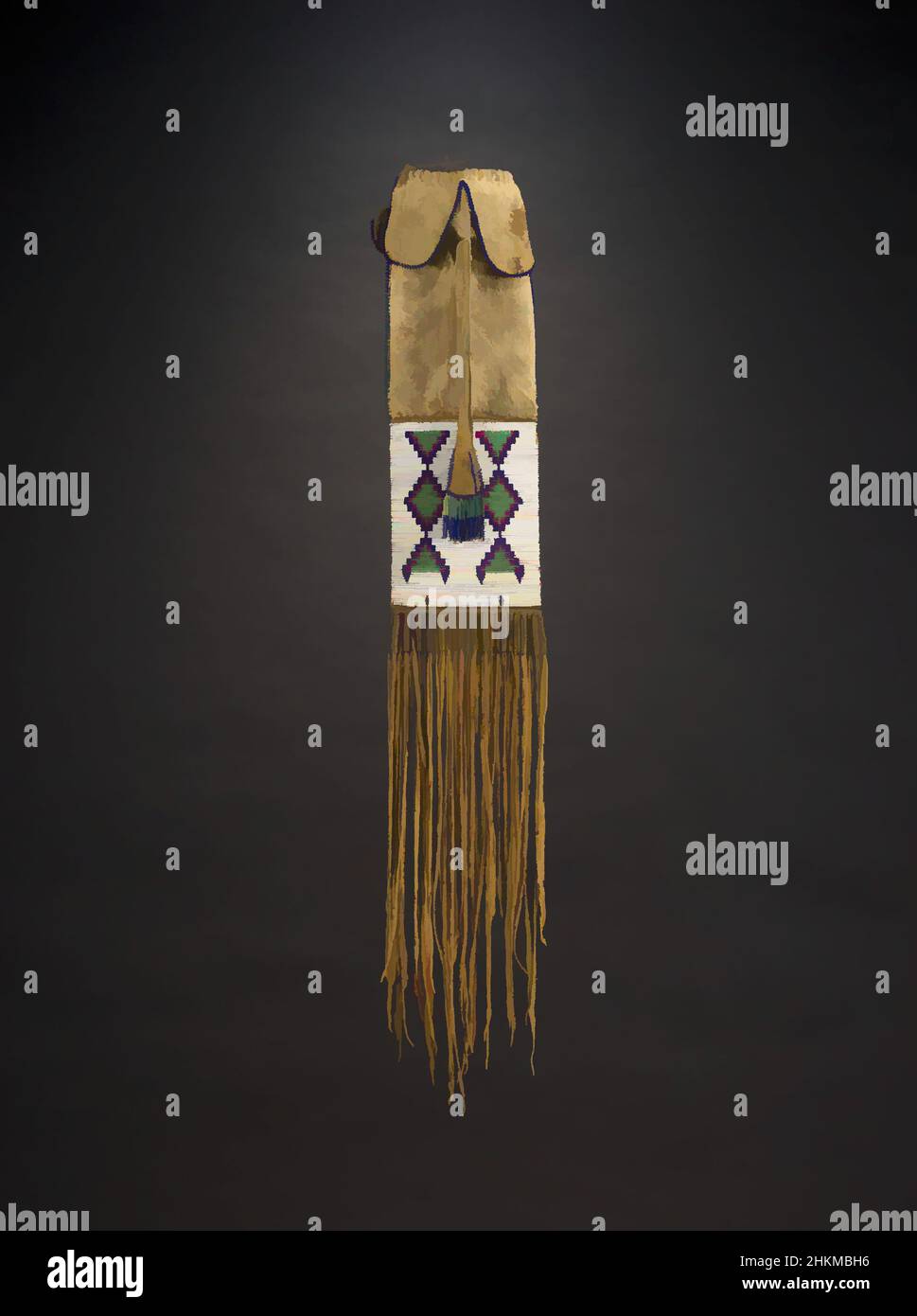 Kunst inspiriert von Pipe Bag, Niitsitapi (Blackfeet) oder Cree, um 1880, gebräuntes Fell, Glasperlen und Messingdraht, USA, Nord- und Mittelamerika, Kanada, Nord- und Mittelamerika, Behälter, 33 × 5 3/8 Zoll (83,8 × 13,7 cm, Classic Works modernisiert von Artotop mit einem Schuss Moderne. Formen, Farbe und Wert, auffällige visuelle Wirkung auf Kunst. Emotionen durch Freiheit von Kunstwerken auf zeitgemäße Weise. Eine zeitlose Botschaft, die eine wild kreative neue Richtung verfolgt. Künstler, die sich dem digitalen Medium zuwenden und die Artotop NFT erschaffen Stockfoto