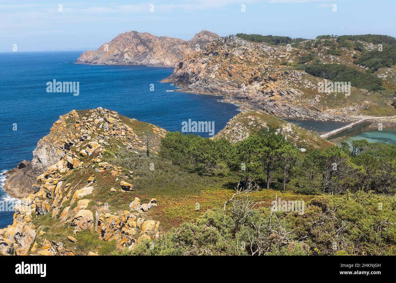 Luftaufnahme der atemberaubenden Landschaft im Naturpark der Cies-Inseln, Galicien, Spanien Stockfoto