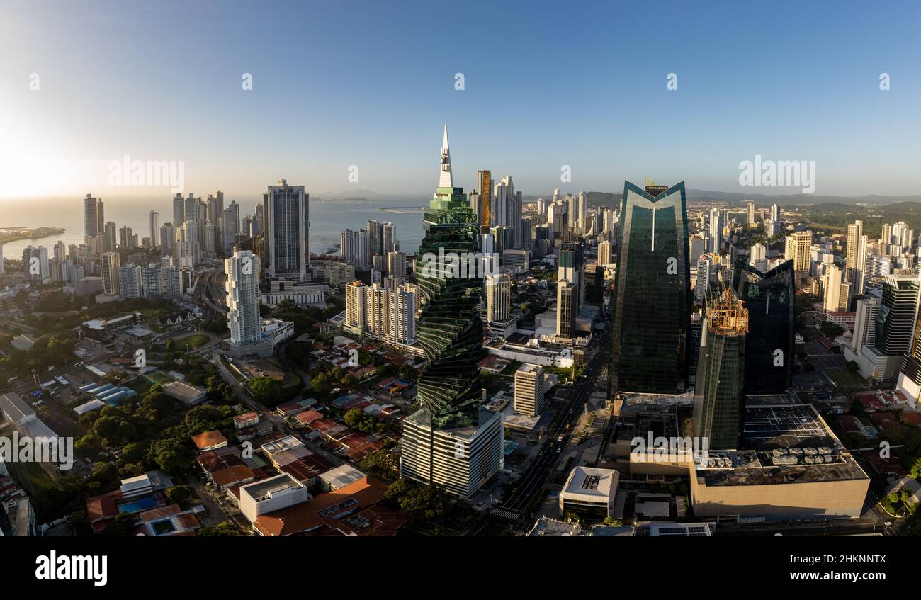 Skyline von Panama City bei Sonnenaufgang Stockfoto