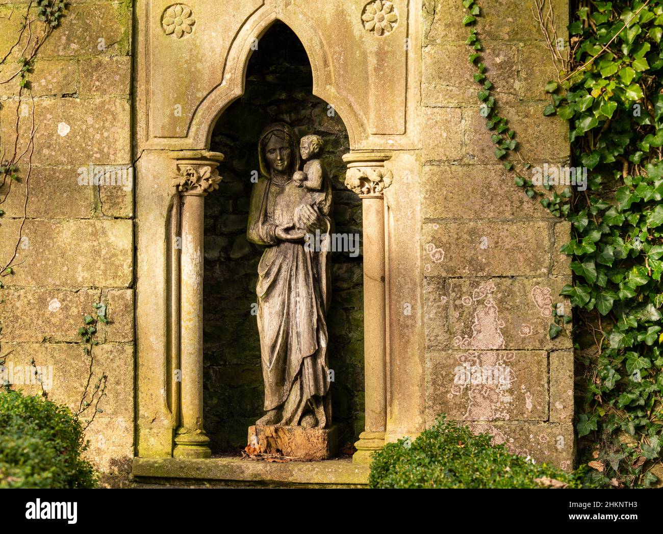 Religiöse Figuren, beten, Kirchenmonumente, eine historische der katholischen Kultur,keltisch Stockfoto